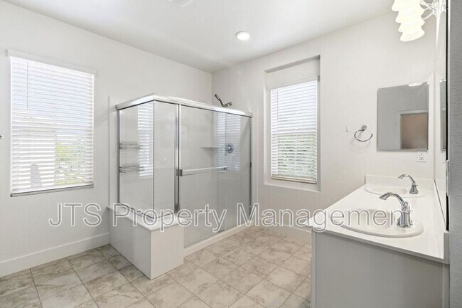 Building Photo - 3949 Aristotle Cir