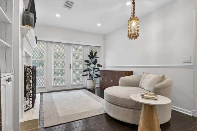 Building Photo - 302 NW 16th St