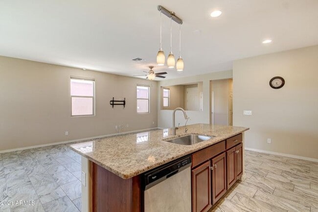 Building Photo - 40876 W Tamara Ln