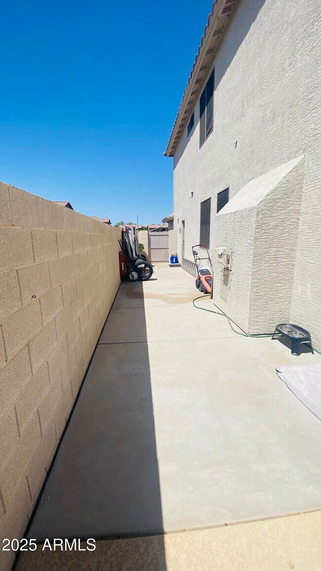 Building Photo - 6047 W Morrow Dr