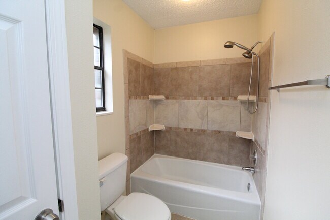 Building Photo - Bay Meadows 3BR Home Near NAS Pensacola with Granite Kitchen & Fenced Backyard