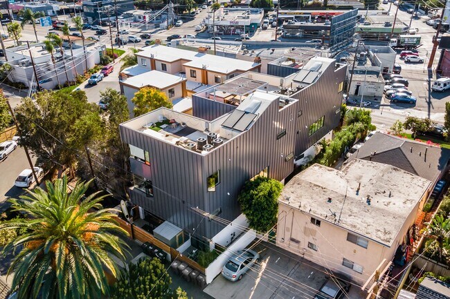 Building Photo - 2478 Penmar Ave