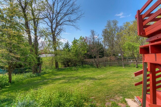 Building Photo - 507 Stonegate Dr