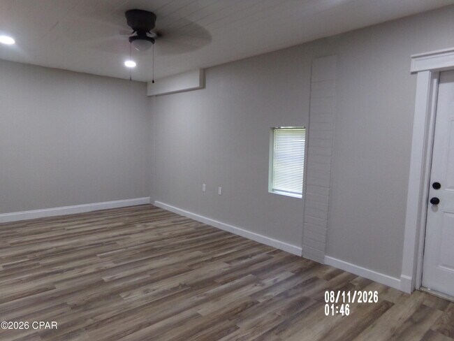 Building Photo - 6530 Dahlia Dr