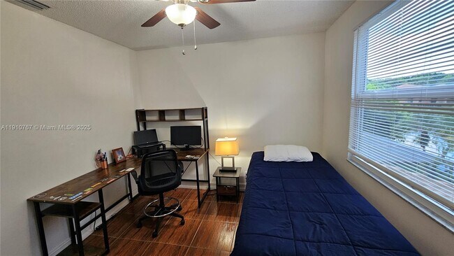 Building Photo - 1256 NW 110th Ave