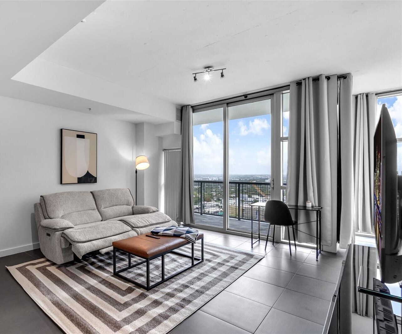 Building Photo - 3301 NE 1st Ave