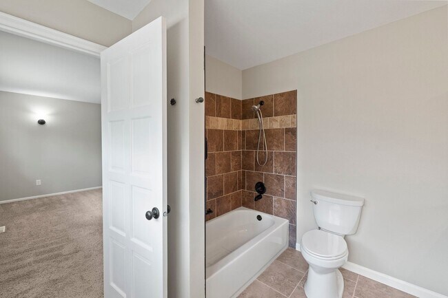 Building Photo - Remodeled Rockrimmon Retreat | 4BD + Office
