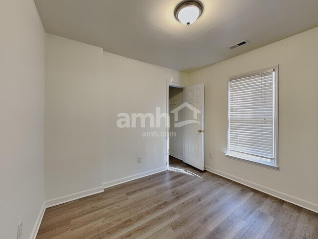 Building Photo - 1312 Ujamaa Dr