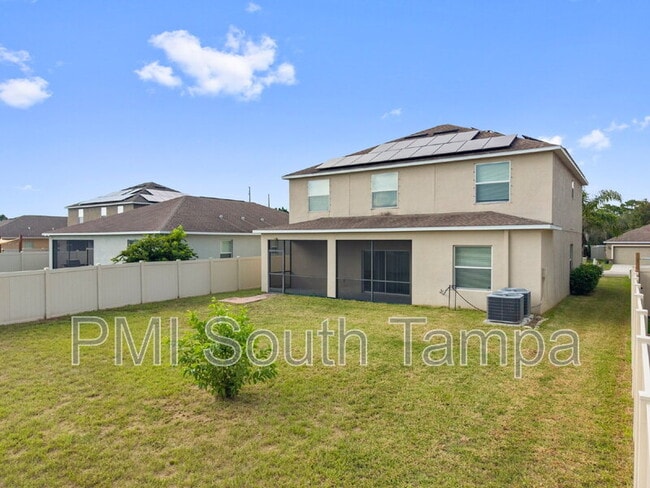 Building Photo - 13740 Newport Shores Dr