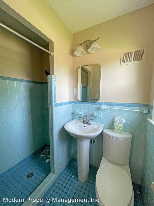 Building Photo - 3 br, 2 bath House - 398 Bradford Dr