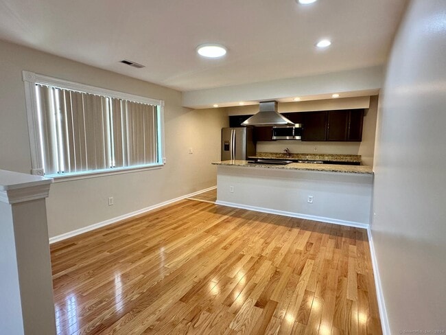 Building Photo - 17 Lance Cir