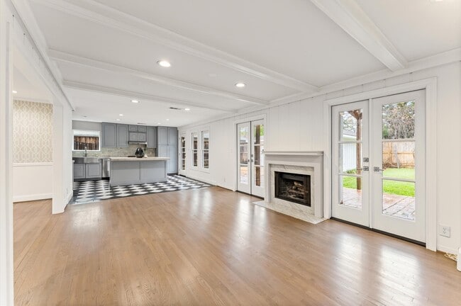 Building Photo - 6158 Burgoyne Rd