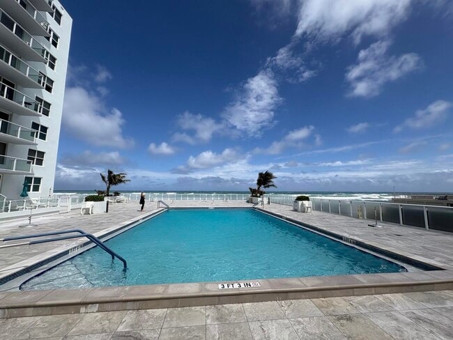 Building Photo - 3450 S Ocean Blvd