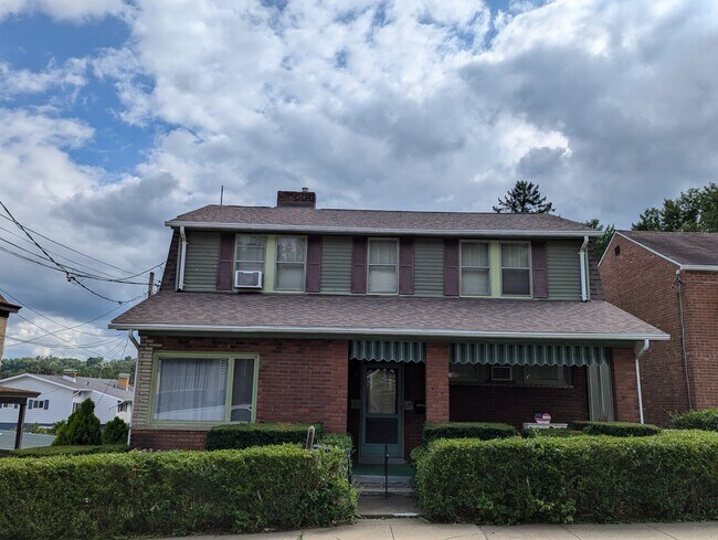 Primary Photo - 932 Baldwin St