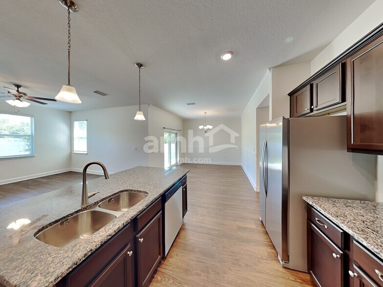 Building Photo - 347 Pine Terrace Dr