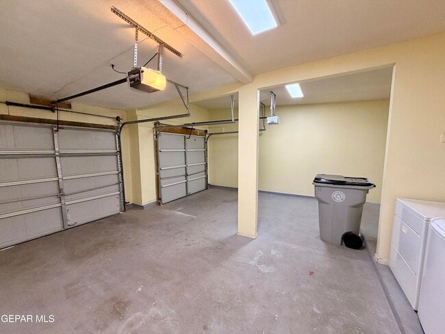 Building Photo - 3629 Cave Palm Pl