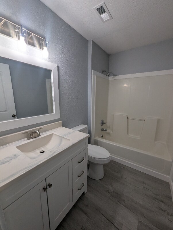 Building Photo - 597 SE 110th Rd