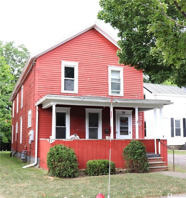 Primary Photo - 19 Terrace St