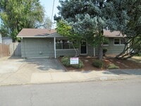 Building Photo - Three Bedroom Home in South Salem