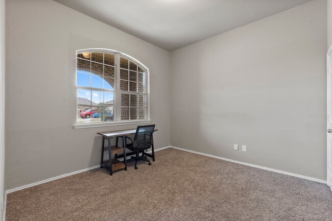 Building Photo - 18101 Woodpecker Trl