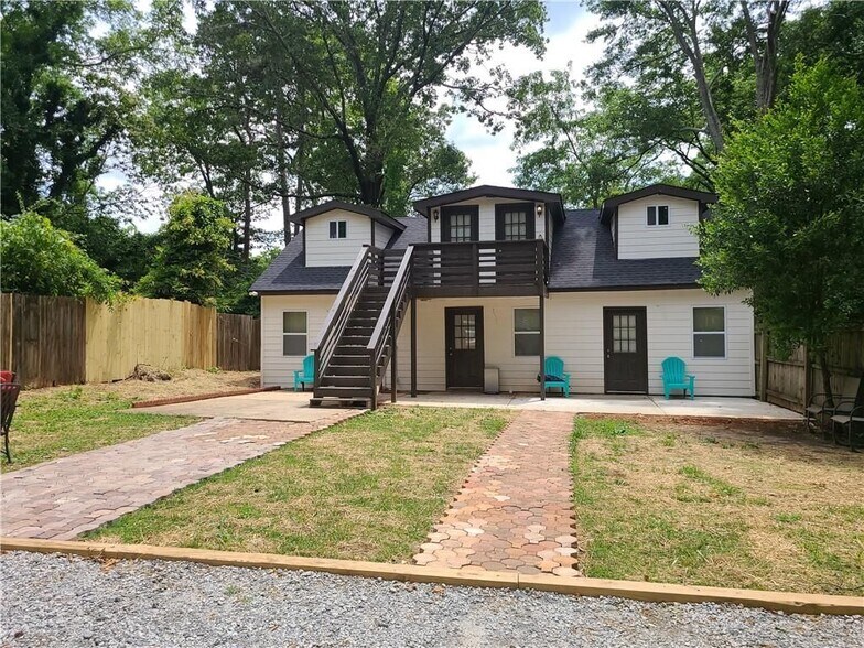 Building Photo - 1470 St Michael Ave