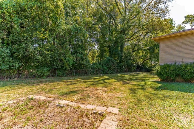 Building Photo - 6800 Oakmont Ct