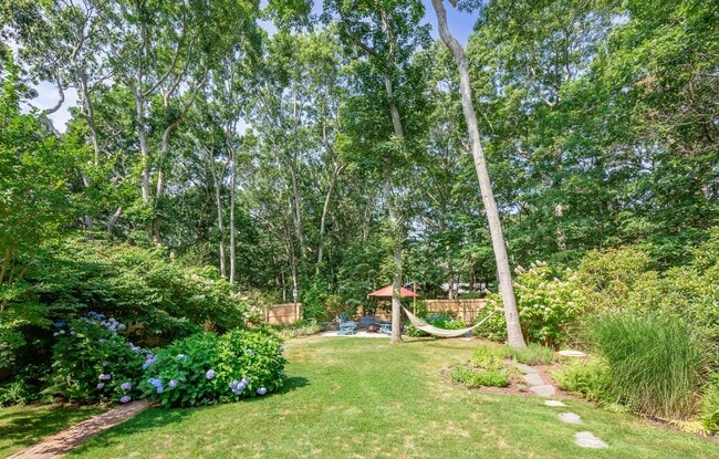 Building Photo - 1137 Springs Fireplace Rd