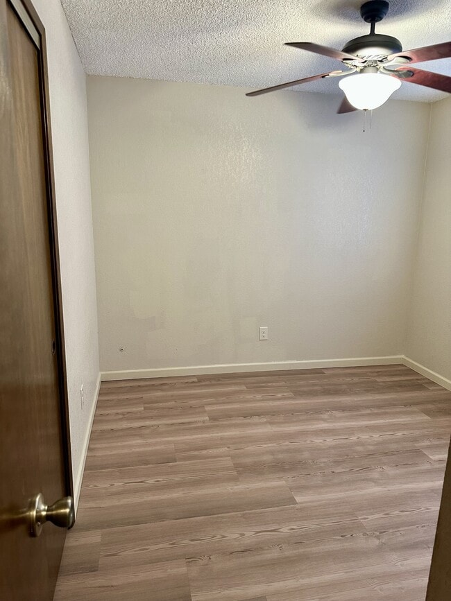 Building Photo - 1313 E Millard Way