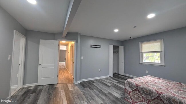 Building Photo - 922 Petinot Pl