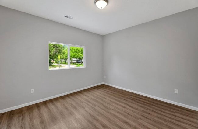 Building Photo - 649 S Pershing St