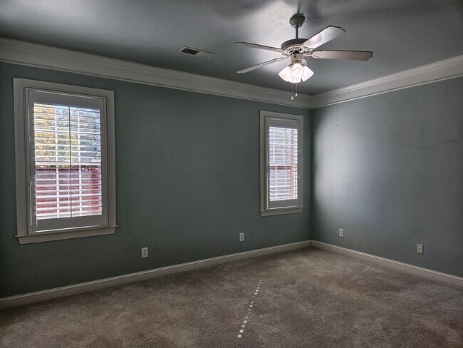 Building Photo - 104 Garden Trail Ln