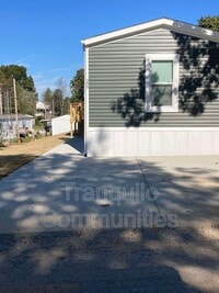 Building Photo - 143 Hubert Dr