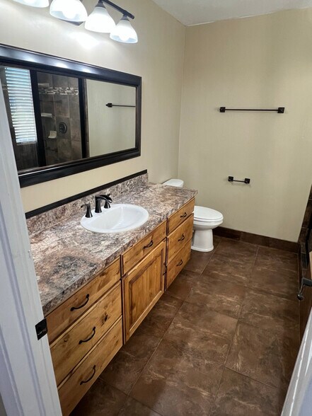 Building Photo - 5223 S 4700 W