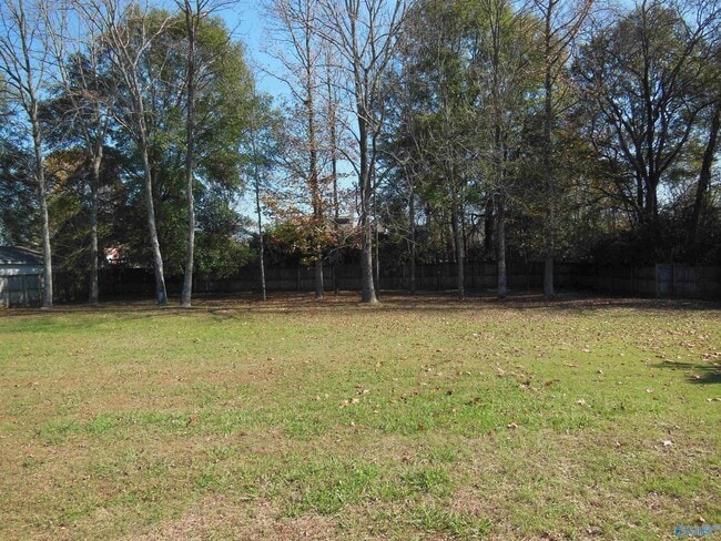 Building Photo - 549 Wade Rd
