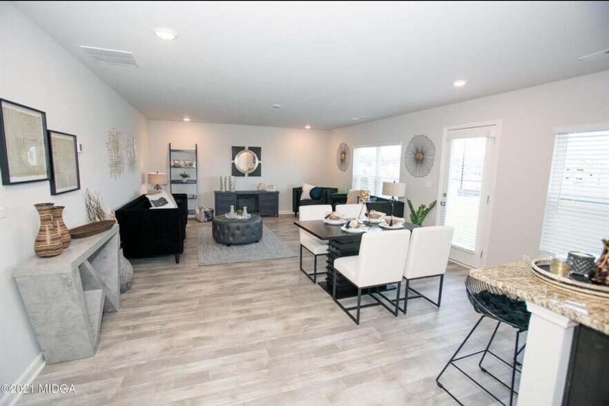 Building Photo - 178 Goodall Woods Dr