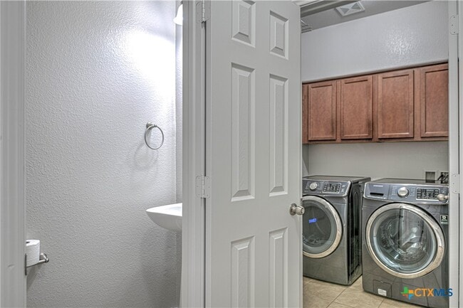 Building Photo - 1011 Sugar Brook Dr