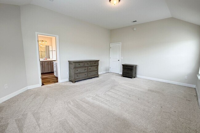 Building Photo - COMING JUNE 2026! (Small Pet Only)
