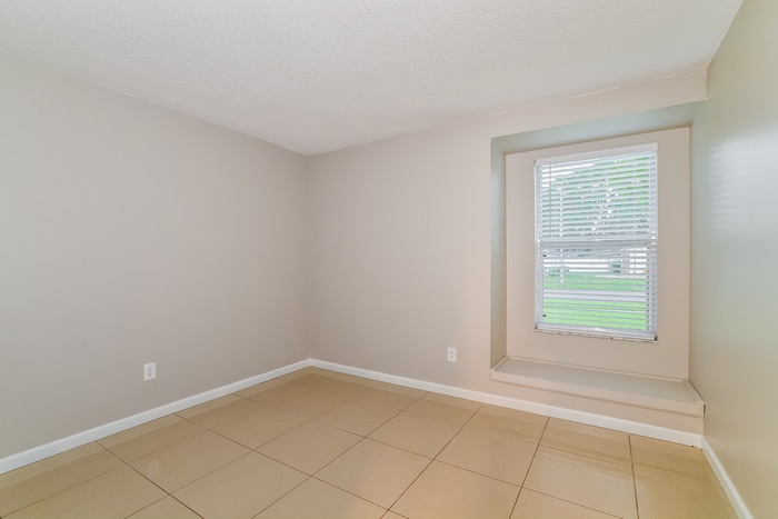 Building Photo - 2645 Talladega Dr