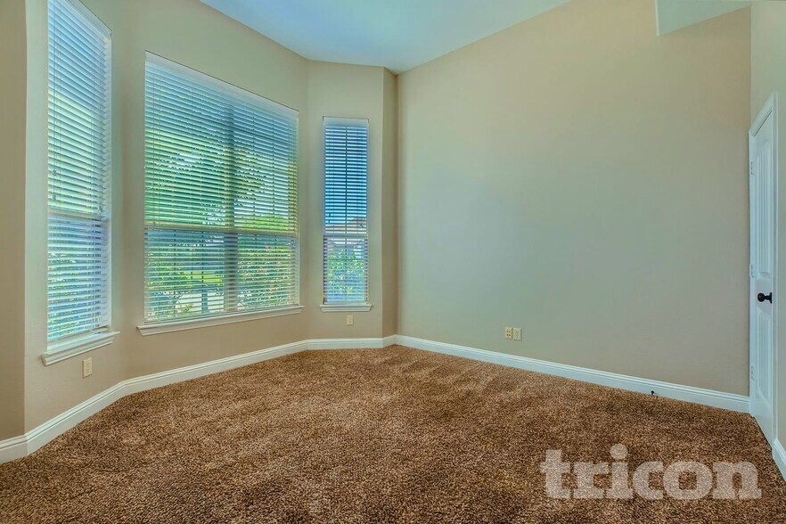 Building Photo - 126 Griffin Ave