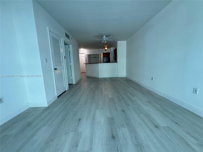 Building Photo - 9201 Collins Ave