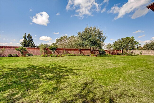 Building Photo - 2914 Cotswold Lane