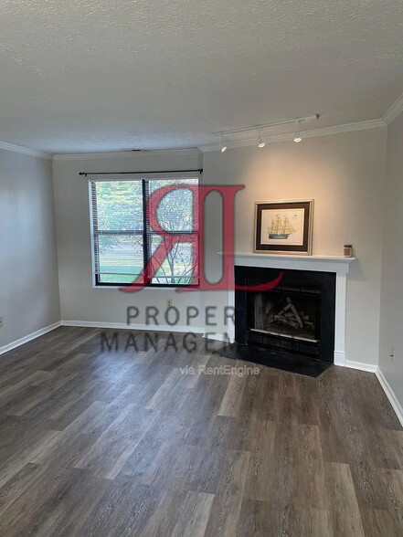 Building Photo - 2727 Greystone Dr