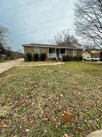 Building Photo - Adorable 3 Bedroom, 2 Bath Ranch  Near Donaldson Center!!