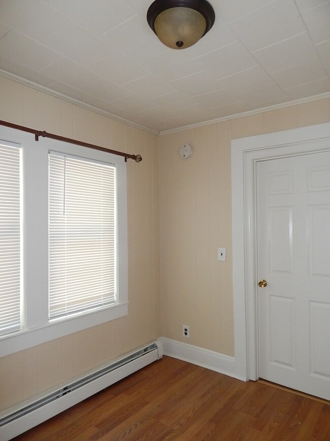 Building Photo - 73 Somerset St