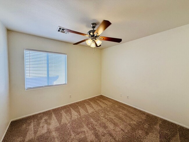 Building Photo - Charming Home in Henderson!