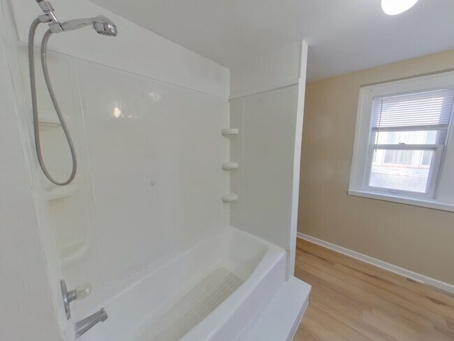 Building Photo - 207 S Erie Ave