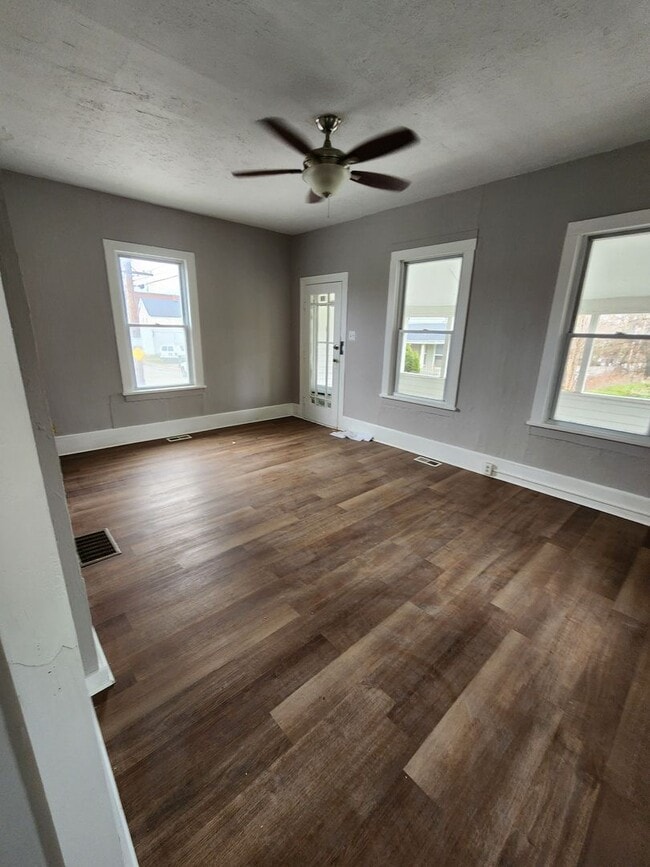 Primary Photo - One Bedroom House For Rent