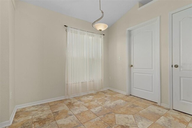 Building Photo - 2936 Twin Oaks Dr