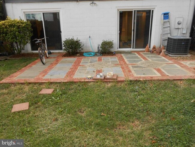 Building Photo - 9817 Pebble Weigh Ct