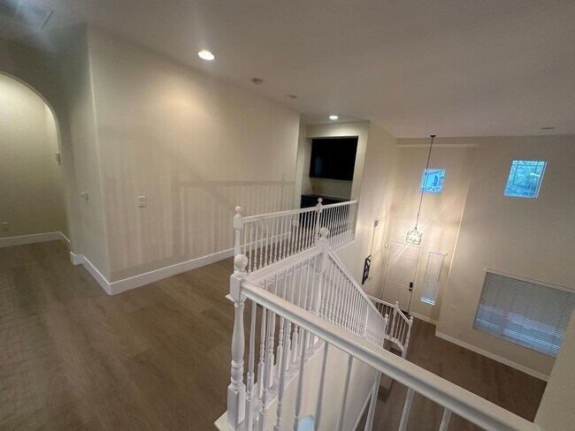 Building Photo - 45811 Honeysuckle Ct